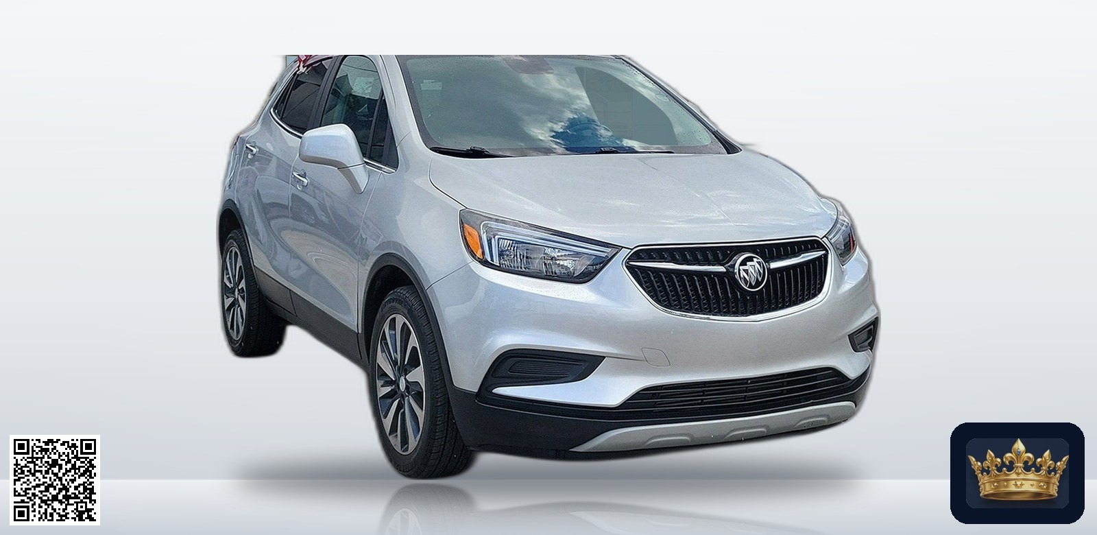 2022 Buick Encore Preferred en vista tres cuartos frontal, estudio blanco