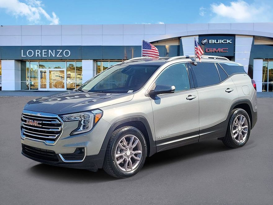 2023 GMC Terrain SLT en vista tres cuartos frontal