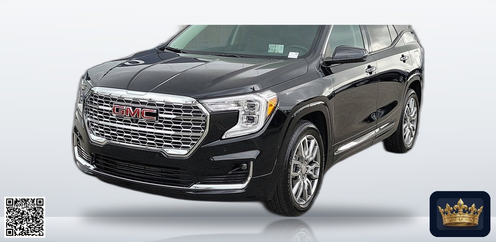 2024 GMC Terrain Denali en vista tres cuartos frontal, estudio blanco