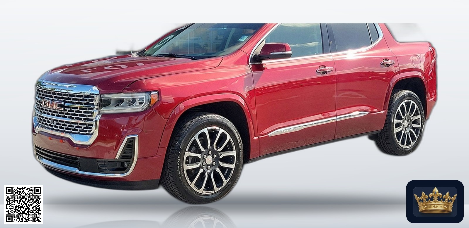 2020 GMC Acadia Denali en vista tres cuartos frontal, estudio blanco