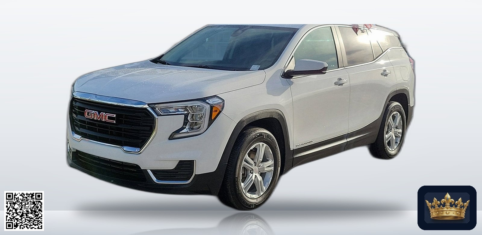 2024 GMC Terrain SLE en vista tres cuartos frontal, estudio blanco