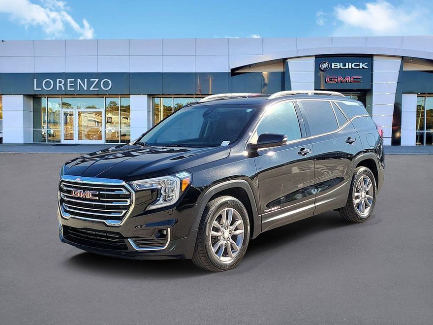 2022 GMC Terrain SLT en vista tres cuartos frontal