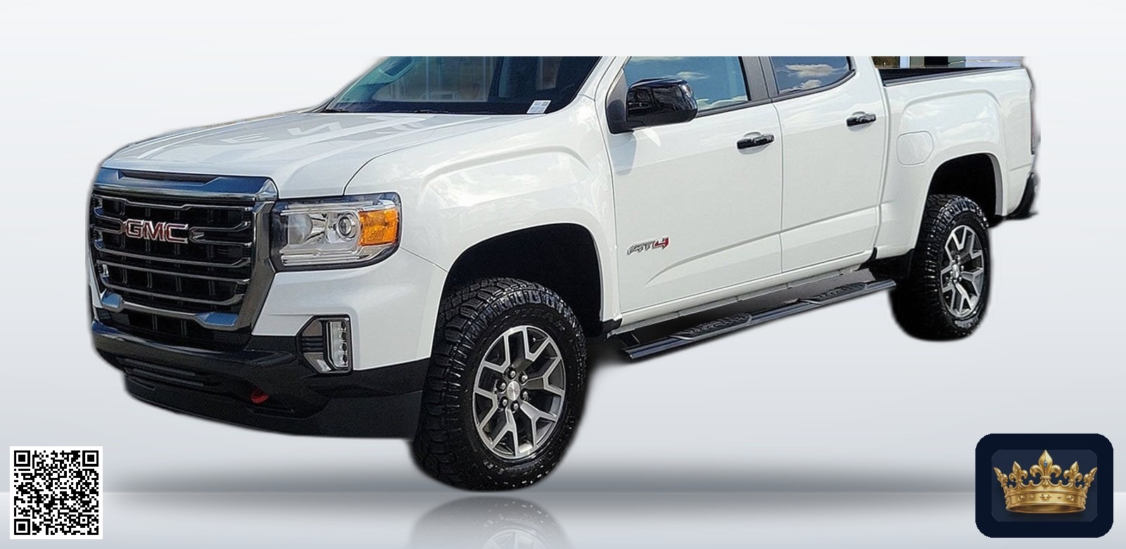 2022 GMC Canyon AT4 w/Leather en vista tres cuartos frontal, estudio blanco