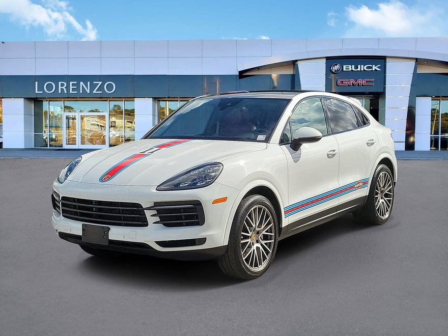 2023 Porsche Cayenne Coupe Platinum Edition en vista tres cuartos frontal