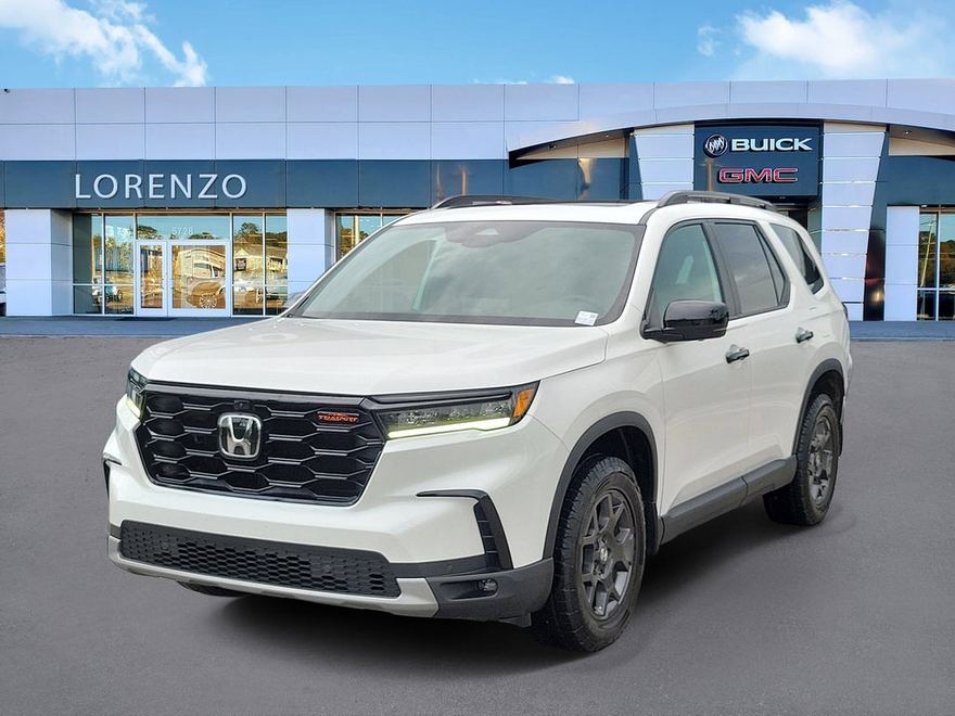 2024 Honda Pilot TrailSport en vista tres cuartos frontal